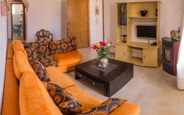 Two bedroom apartment near the sea in Kalyves