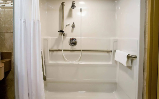 Refresh Inn & Suites