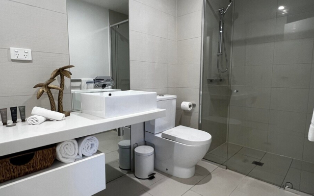 Bond Street Suite