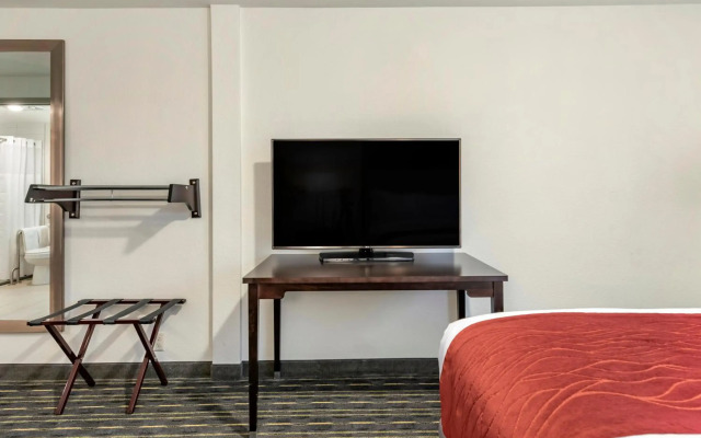 Comfort Inn & Suites Tigard near Washington Square