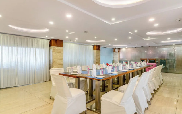 Treebo Premium Vinnie - Near Airport