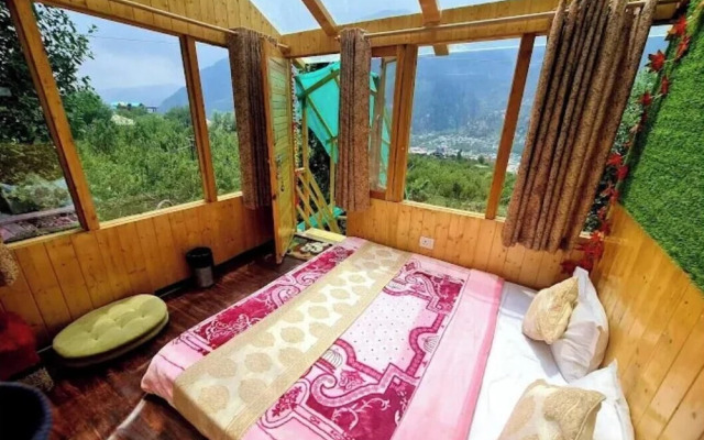 Manali Treehouse And Cafe