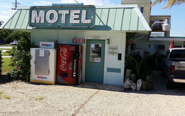 Royal Hawaiian Motel