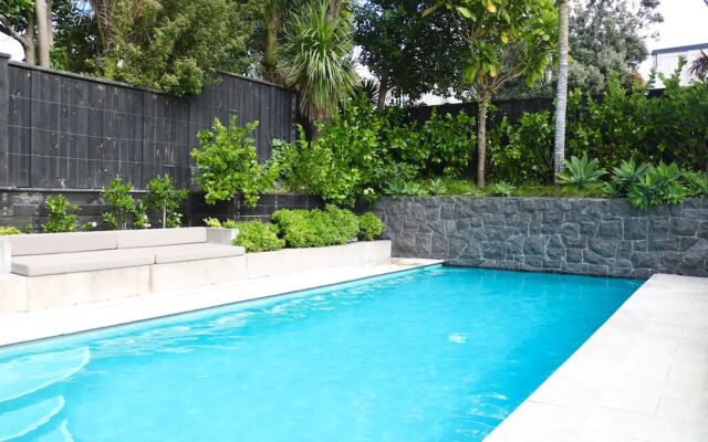 Contemporary Villa with Harbour Views and Pool