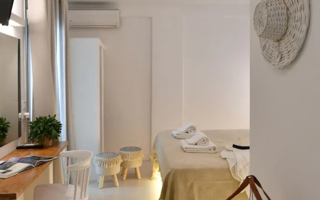 Ammos Luxury Rooms & Home