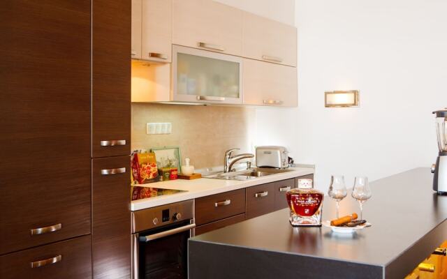 Top of the Tops Center Apartments - extra clean air