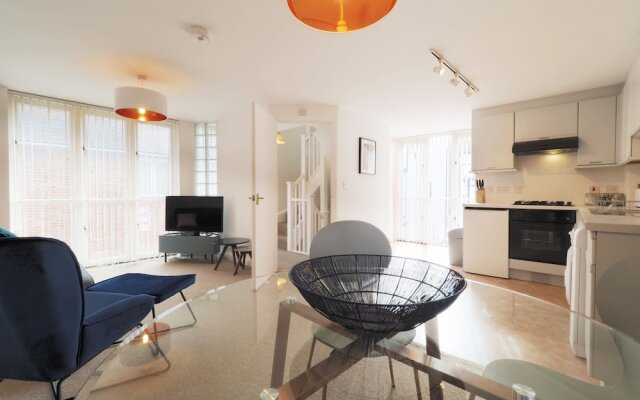 Kings Corner- Townhouse in the city