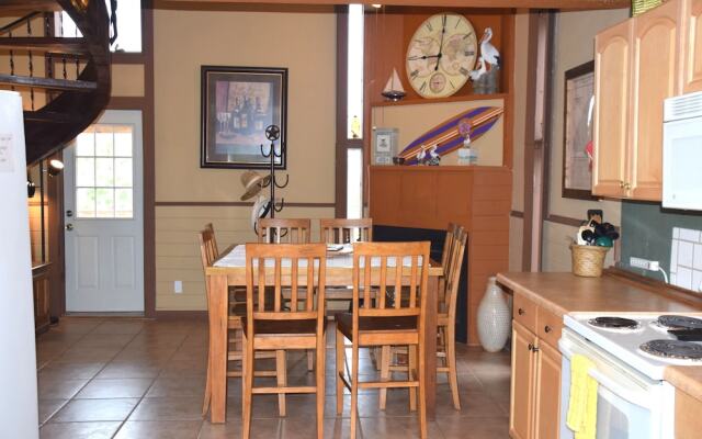 Pelican House by RedAwning