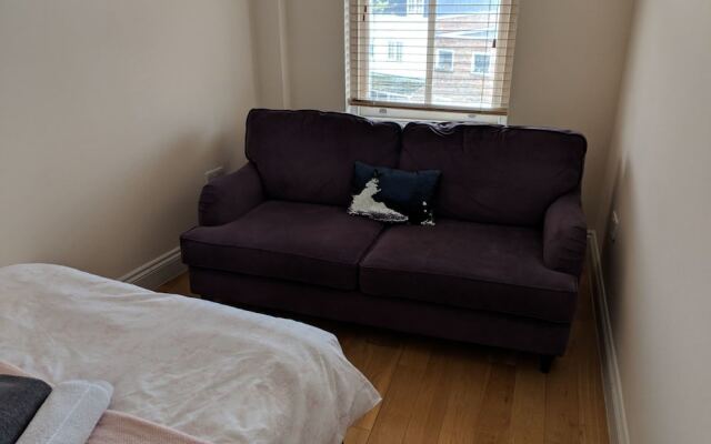 2 Bed Flat by Shoreditch Station Zone 1