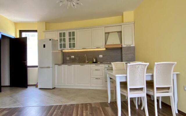 Green Paradise Deluxe Apartments
