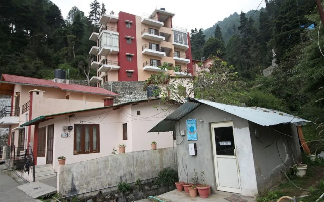 Leena Holiday Homes by OYO Rooms