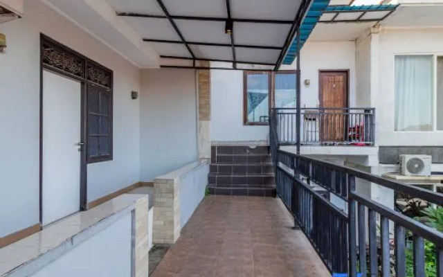 SN Guest House near Trans Studio Mall