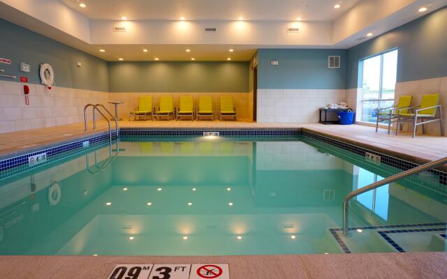 Holiday Inn Express & Suites Omaha - Millard Area, an IHG Hotel