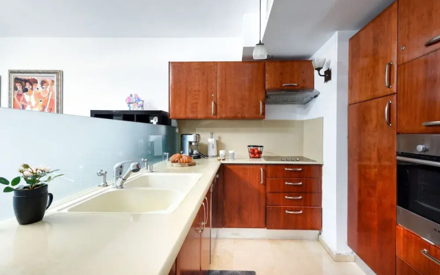 Deluxe 3 BD Marina Apartment in Herzylia