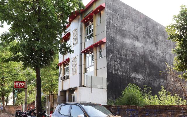 OYO 30849 Hotel Natraj INN