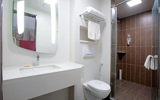 ibis Lanzhou Peili Square