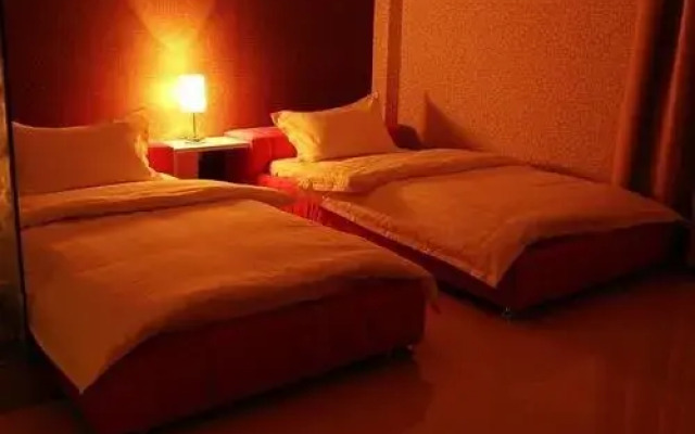 Yuxi Lucky 5 Million Fast Hotel