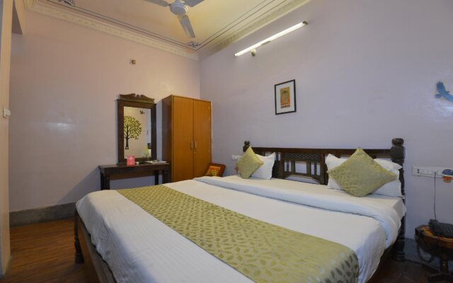 OYO Flagship 2421 Hotel The Ishani