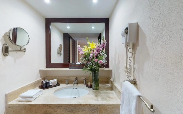 Park Royal Beach Ixtapa - All Inclusive