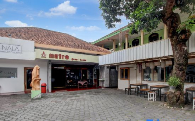 OYO 95140 Metro Guest House