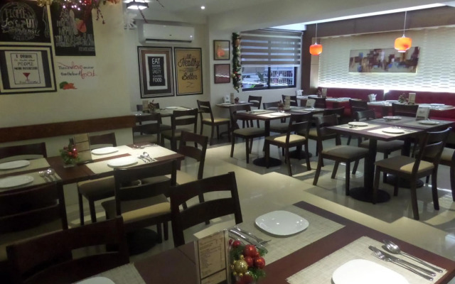 Royal Suites Condotel