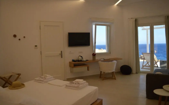 Super Paradise Suites