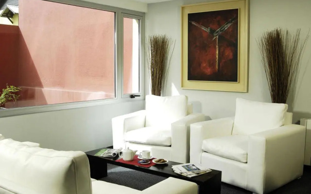 Hotel Mil 810