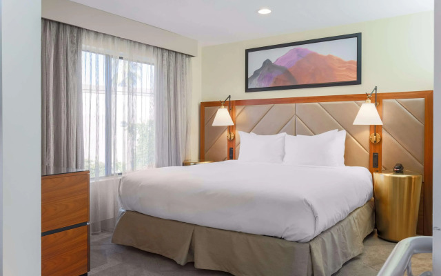 DoubleTree Suites by Hilton Hotel Sacramento - Rancho Cordova