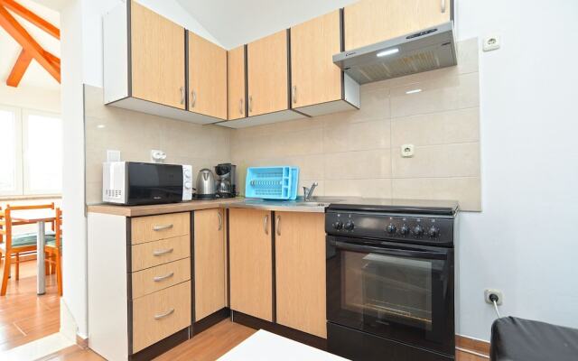 Apartment 1985