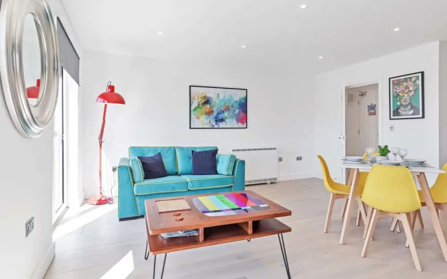 Right On : Bright On Apartment 1B | By My Getaways
