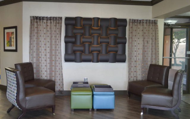 Отель Greenville Airport Inn