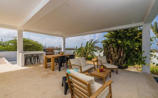 NEW Modern 2BR 2BA w Privatepool in Quiet Area