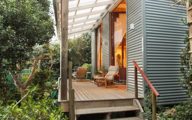 Quirky Eco-Friendly Artist Studio (Sea Views)