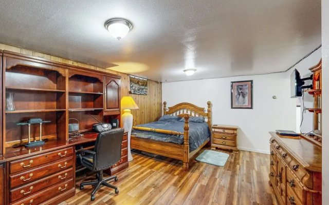 4BR Dog-friendly Home & Close to Mountains