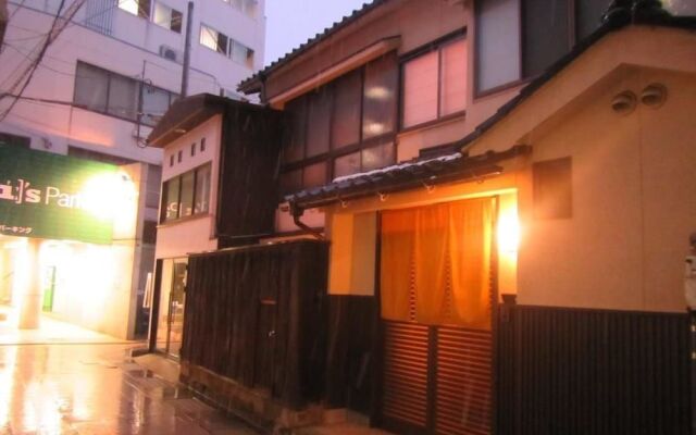 Kanazawa  Machiya inn HANA