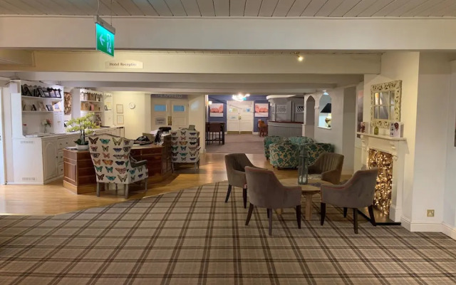 Potters Heron Hotel
