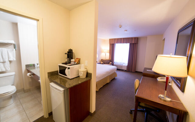 Holiday Inn Express Hotel & Suites Drayton Valley, an IHG Hotel