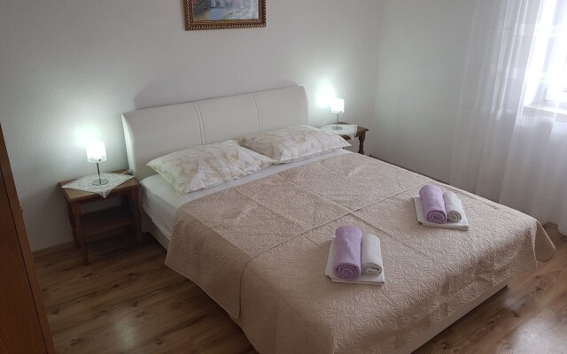 Apartment Tomljanovic