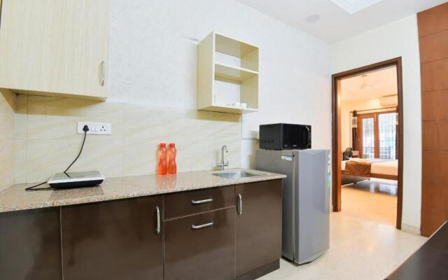 Bluo Modern Studio Dlf Galleria Market