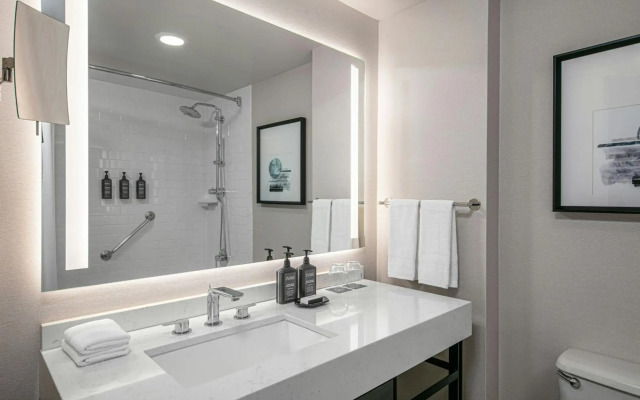 Sheraton LaGuardia East Hotel