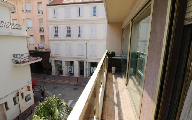 2 Bedroom, 2 Bathrooms, 2 Mins From the Croisette, Monod 348