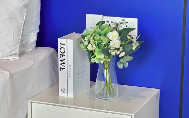 Ukiyo Hotel by manatidur