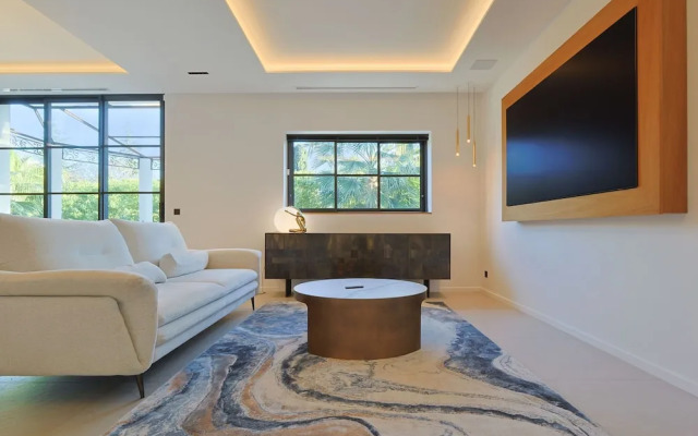 Villa Deva - 5 Bedrooms - Heated Pool