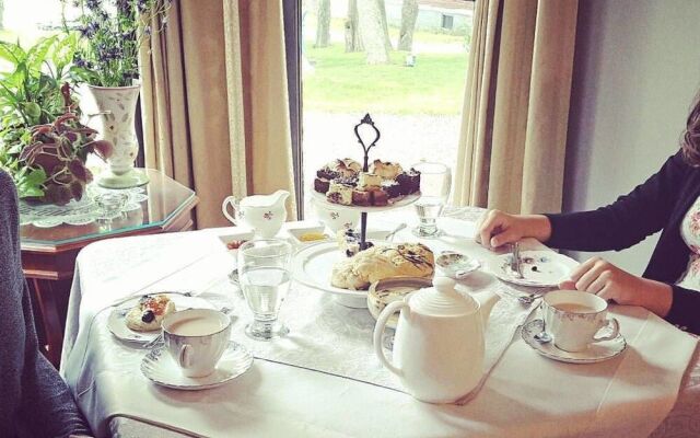 Rose Manor Inn B & B