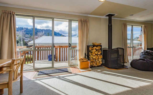 Tui's Lookout - Ohakune Holiday Home