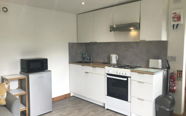 Kingfisher Glamping Cabin