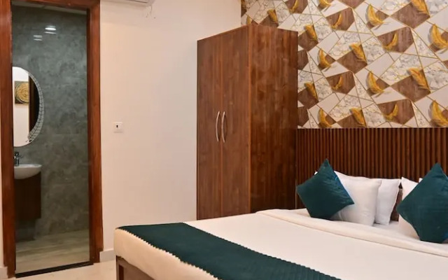 Honeyveils Palace
