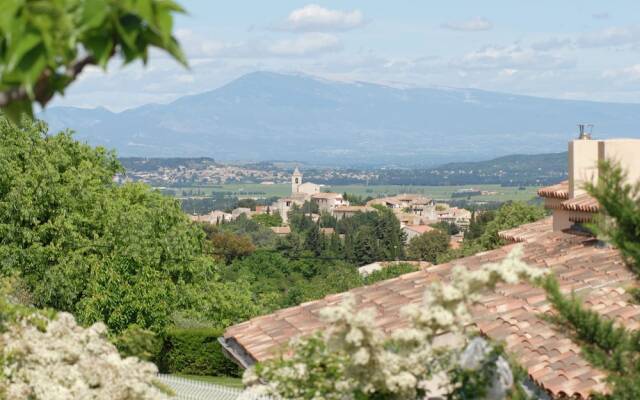 Luxurious Villa in Rochefort-du-gard With Private Pool
