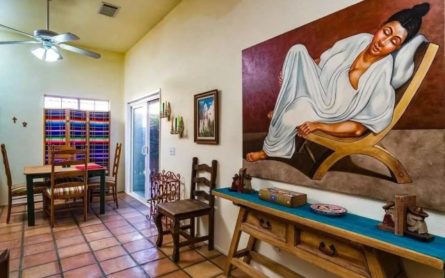 La Quinta House by RedAwning