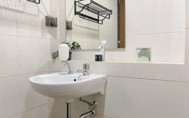 Cozy And Best Deal Studio Apartment Grand Dhika City